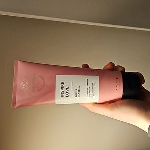 New rose & vanilla body cream from bath and body works